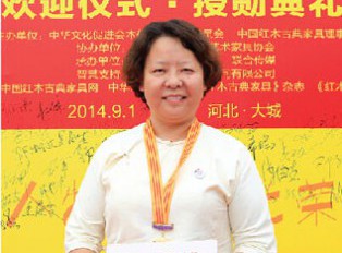 为宫廷家具换新颜的红木行业领袖人物杨燕