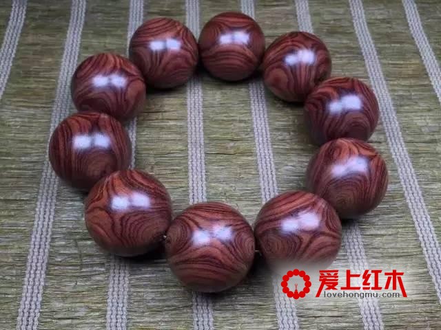 千万别把贵州黄花梨当成海黄！-6