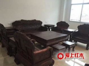为了防止红木家具开裂变形，干燥度该如何把控？