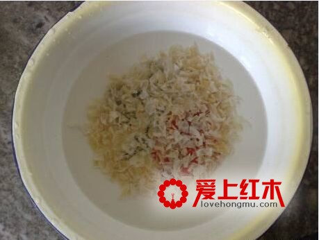 古典红木家具用什么胶水粘合？解析鱼鳔胶的制作过程-4