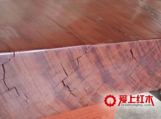 你知道红木为开裂的原因吗？
