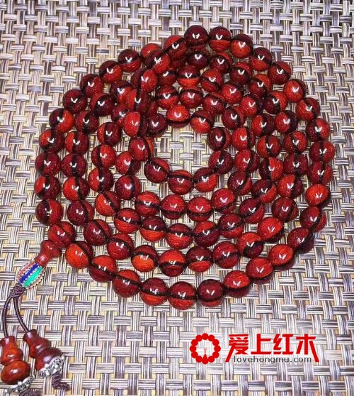 “一线天”小叶紫檀手串你听说过吗？-1