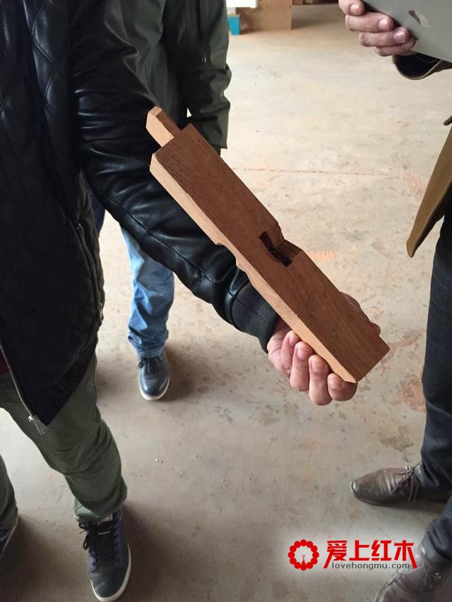 红木家具精品怎么出？从选材到漆髹不简单-7