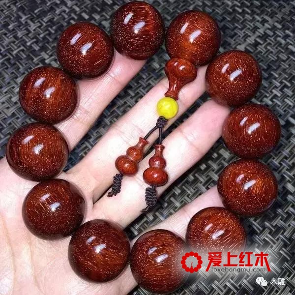 小叶紫檀掉色还掉星正常吗，还是说买到假货了？-1