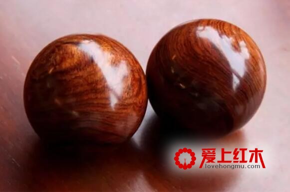 正宗海南黄花梨的七大特征-1