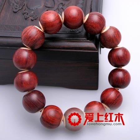 我们要如何佩戴红木手串才不会开裂？-2