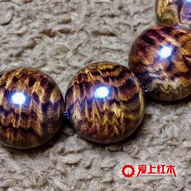海南黄花梨经典凤尾水波纹欣赏-3