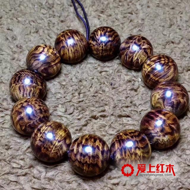 海南黄花梨经典凤尾水波纹欣赏-1