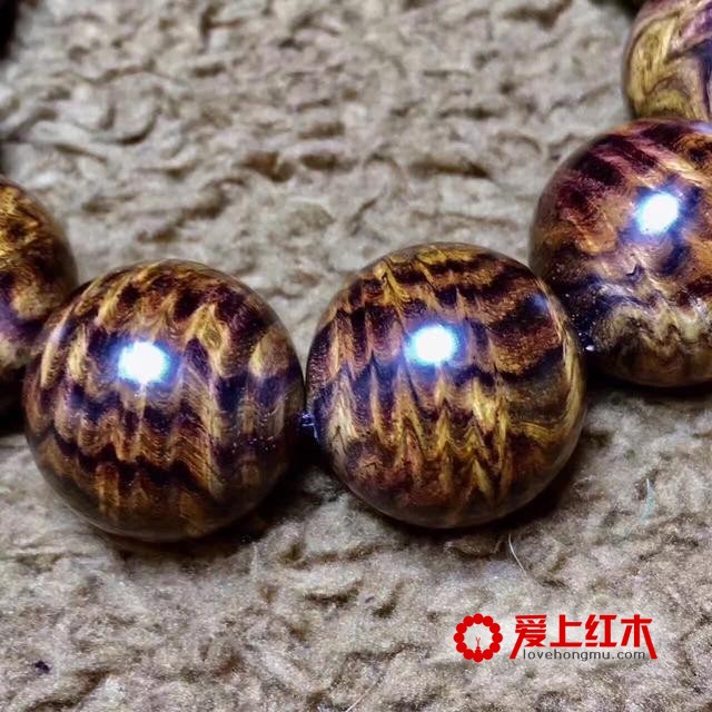海南黄花梨经典凤尾水波纹欣赏-4