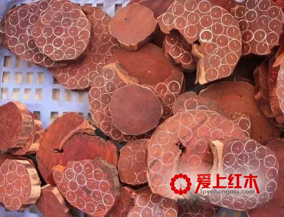 进入小叶紫檀文玩的第一步：了解小叶紫檀工艺制作过程-3