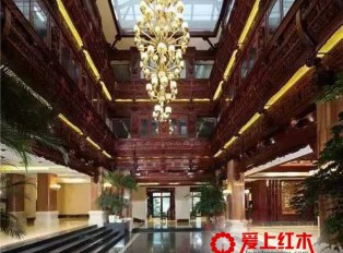 东阳老板打造的“匠心园”内景 融合红木文化东阳木雕与徽州建筑特色