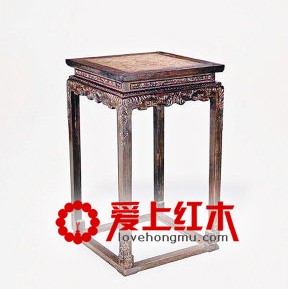 清代乾隆紫檀西番莲纹香几鉴赏