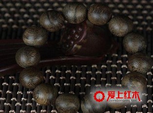 买沉香木手串应注意那几点，新手必看！