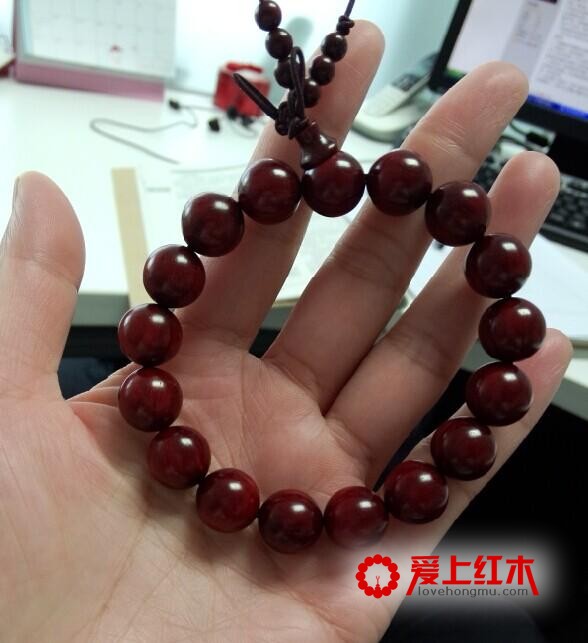 小叶紫檀手串应该怎样盘玩？-3