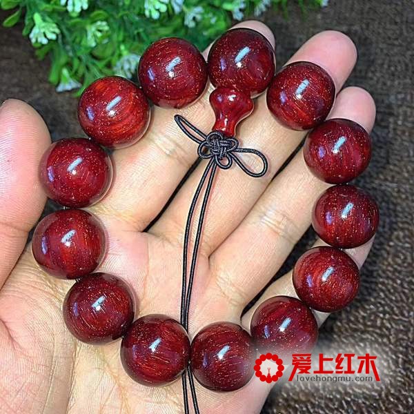 如何防止小叶紫檀金星的脱落？-2