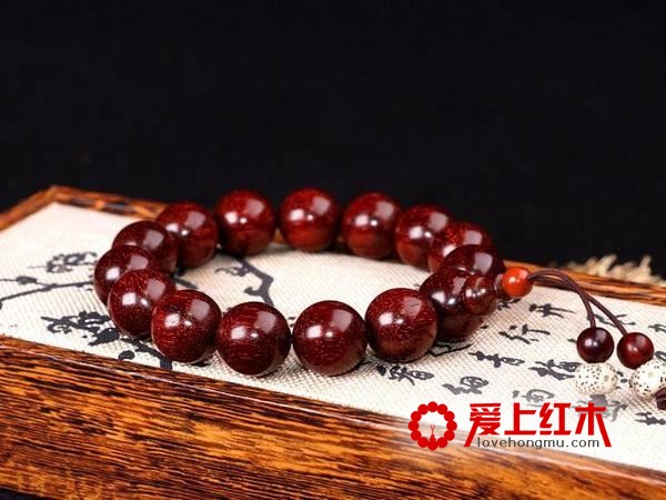 夏天可以佩戴小叶紫檀吗，夏天该如何保养小叶紫檀？-3