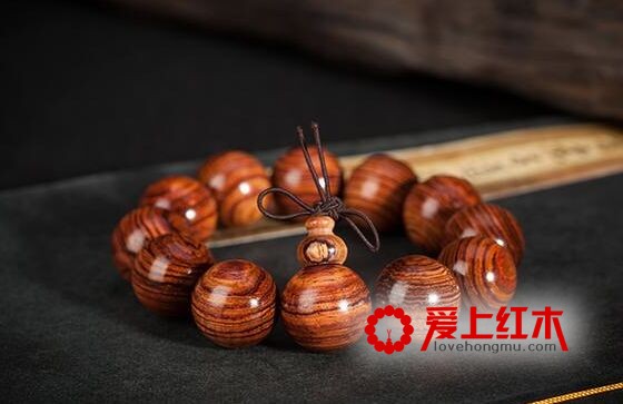 教你保养越南黄花梨手串的方法-1