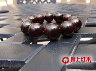 小叶紫檀手串干手盘玩方法与要点