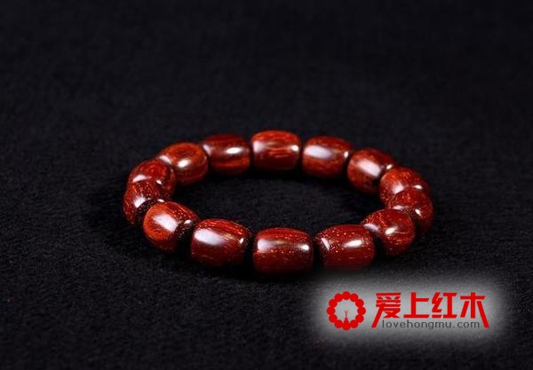 玩小叶紫檀手串的你知道嘛？-1