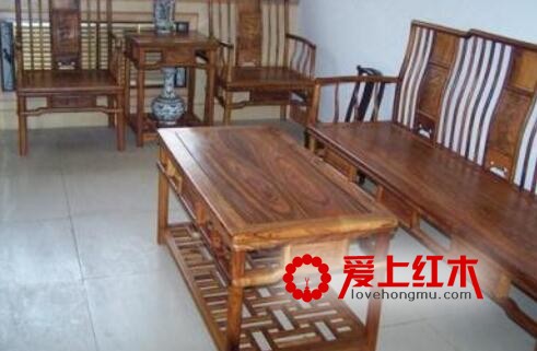 红木保养：仿古红木家具打蜡有五大要求