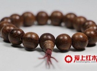 在炎炎夏季该怎么玩沉香手串？