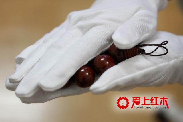 为什么你的小叶紫檀手串为什么越盘越乌黑？-3