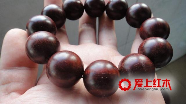 如何鉴别小叶紫檀手串的真假？-2