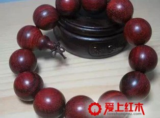 如何区分小叶紫檀和酸枝木手串