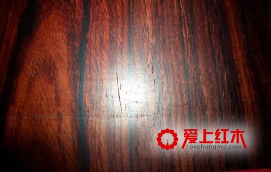 怎样鉴别红酸枝？鉴定“红酸枝”的小窍门