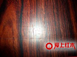 怎样鉴别红酸枝？鉴定“红酸枝”的小窍门