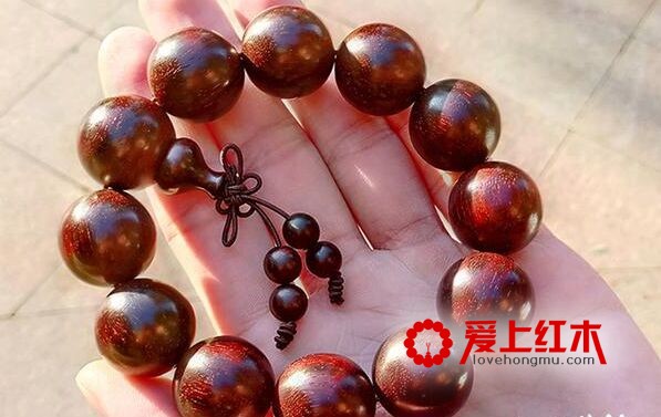为什么你的小叶紫檀手串越玩越黑？-4