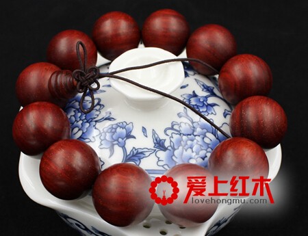 红檀木手串盘玩方法