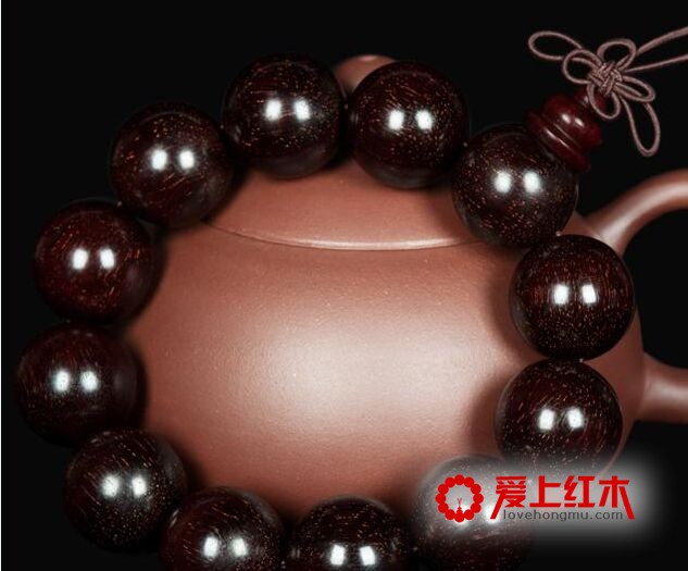 谨记！小叶紫檀手串保养的 “三大忌”-1