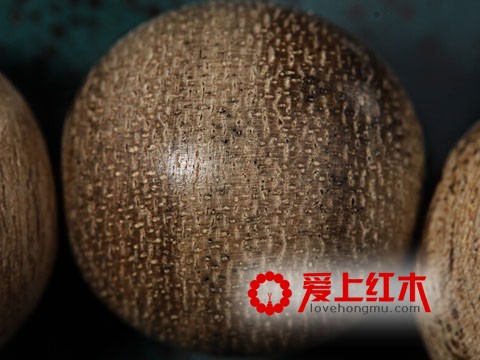 黄花梨木和沉香木有哪些区别？-2