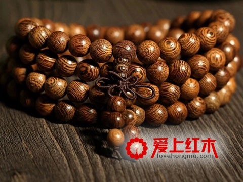 鸡翅木和红酸枝的区别 鸡翅木和红酸枝哪个好