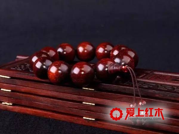 玩友的实战经验 木质手串的盘玩和保养