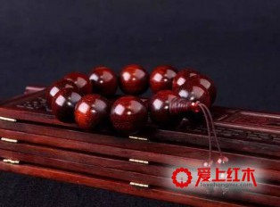 玩友的实战经验 木质手串的盘玩和保养