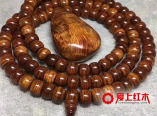如何盘玩小叶紫檀、黄花梨等木质手串和手把件