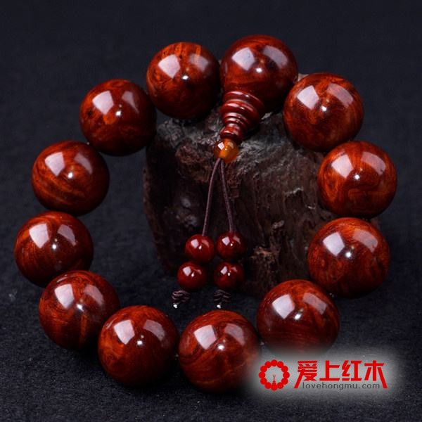 红木手串盘玩方法给生活增添乐趣