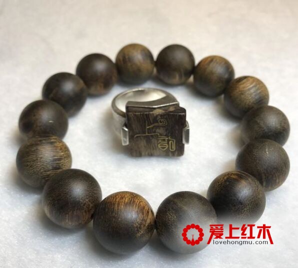 佩戴沉香有讲究，是戴左手还是戴右手好呢？-1