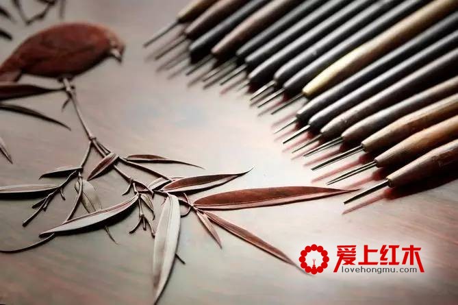 丝翎檀雕技法的前世今生 丝翎檀雕艺术创新介绍-3