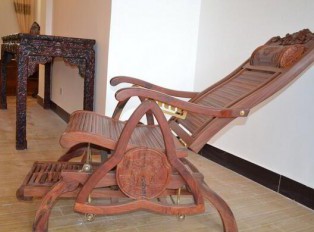 干燥时节如何正确使用保养红木家具