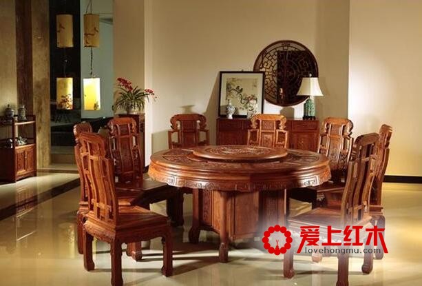 为什么要选择红木餐桌？红木餐桌的摆放有讲究-3