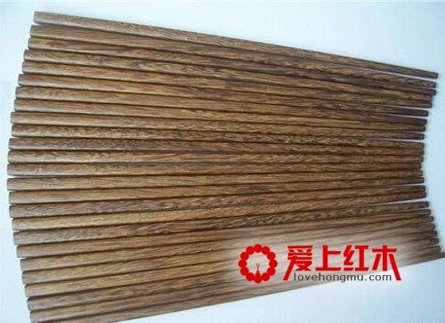 盘点五种冒用“鸡翅木”名称的树材-2