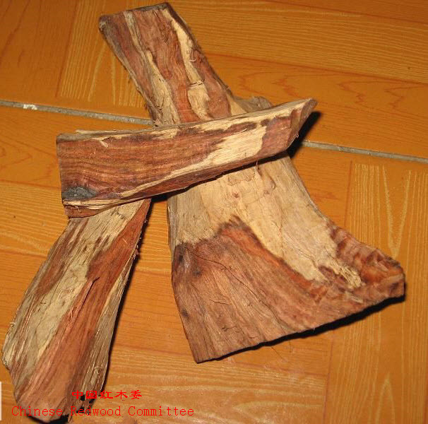 海南黄花梨的油梨和黄梨（糠梨）的比较-2