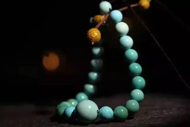 春季怎么戴手串?八大绝美文玩手串,春季必玩-9