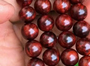 小叶紫檀怎么玩出玻璃底？几招教你小叶紫檀快速玩出玻璃底
