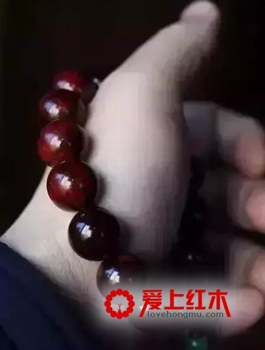 将小叶紫檀手串盘出惊艳包浆的四个阶段-7