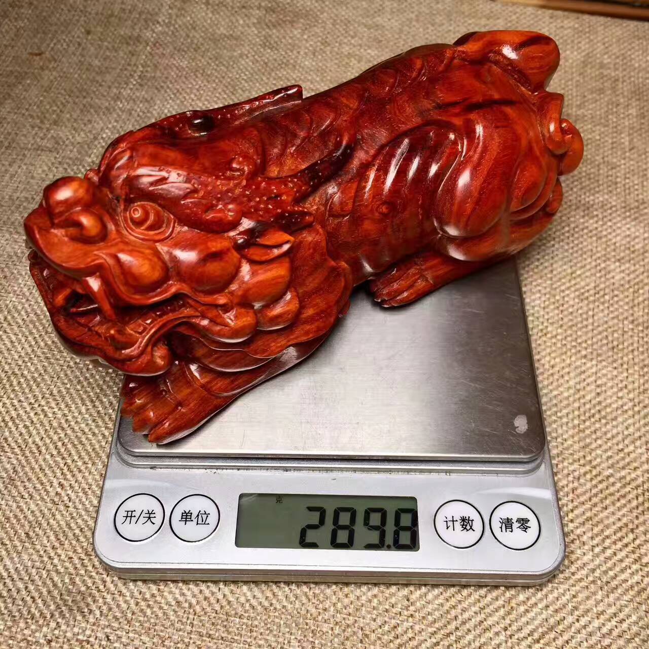 小叶紫檀招财貔貅 造型可爱生动色泽亮丽-9
