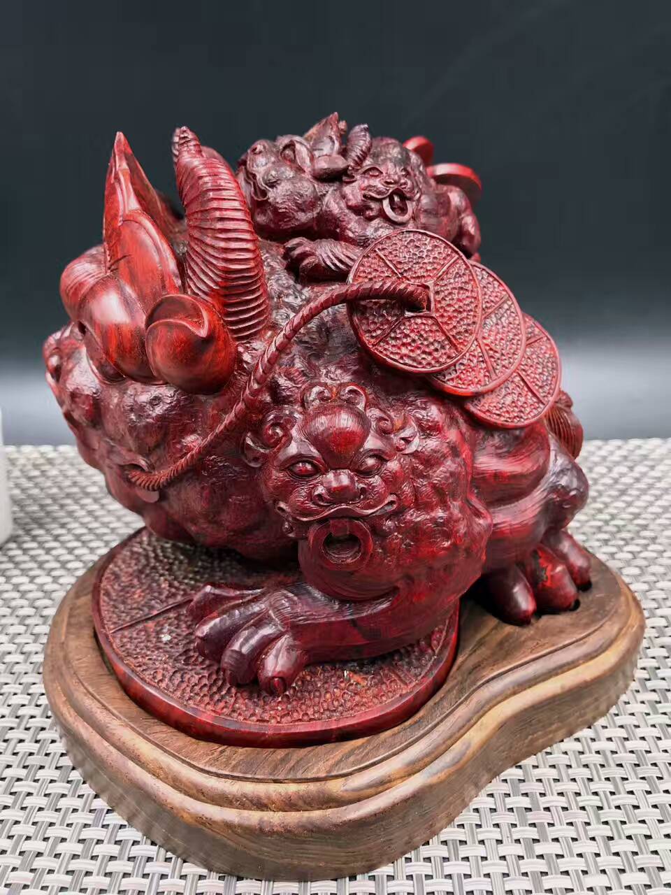 【家有金蟾，财源绵绵】印度小叶紫檀金蟾，纯手工雕刻-4